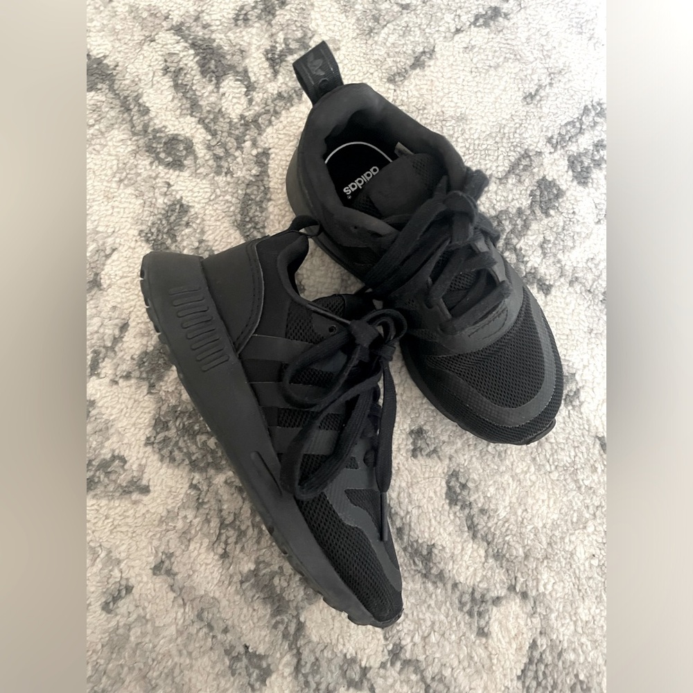 Adidas- “Multix” Sneaker